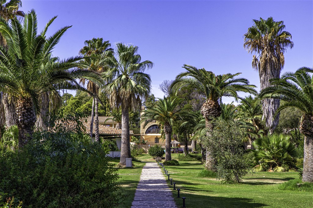 Hotelová zahrada, Santa Margherita di Pula, Sardinie