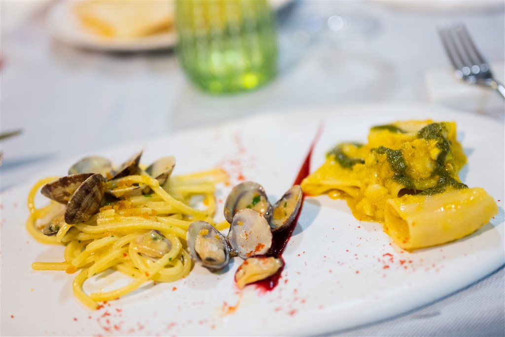 Restaurace, Castelsardo, Sardinie