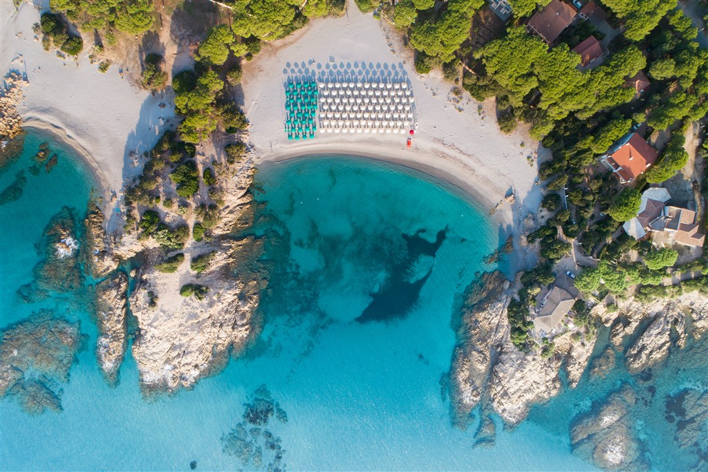 Hotelová pláž, Cala Liberotto, Orosei, Sardinie