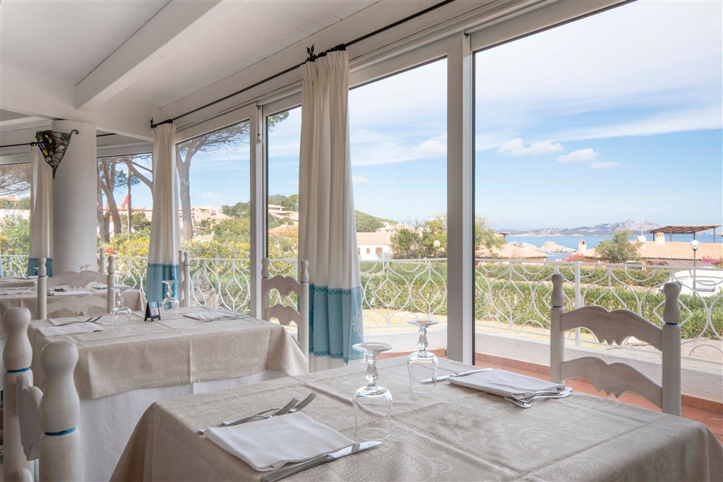 Hotelová restaurace, Baja Sardinia, Sardinie