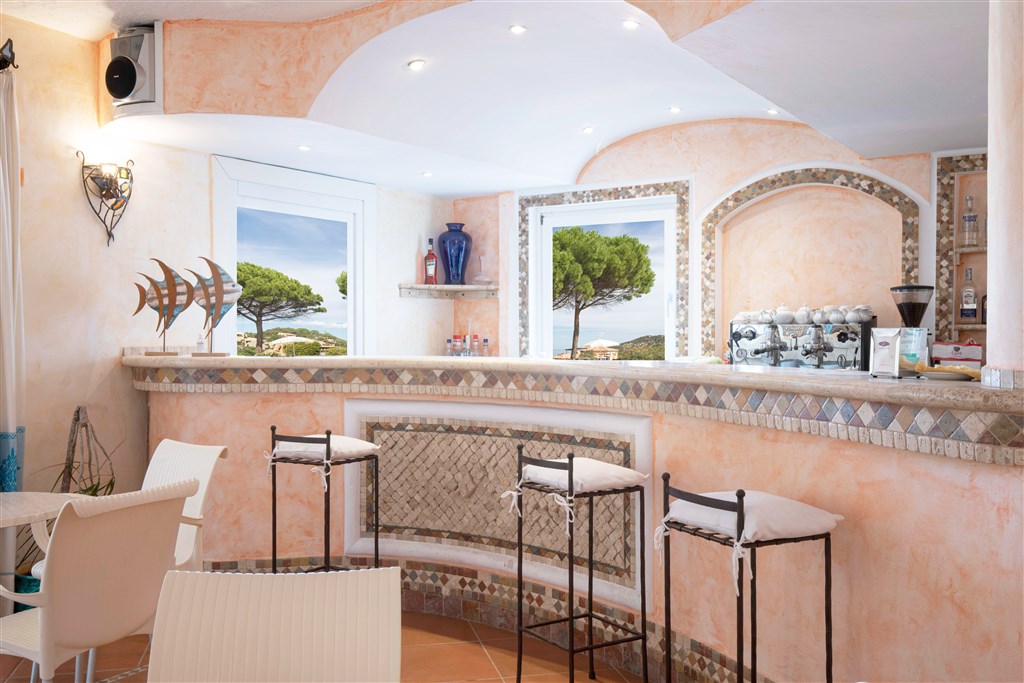 Bar, Baja Sardinia, Sardinie