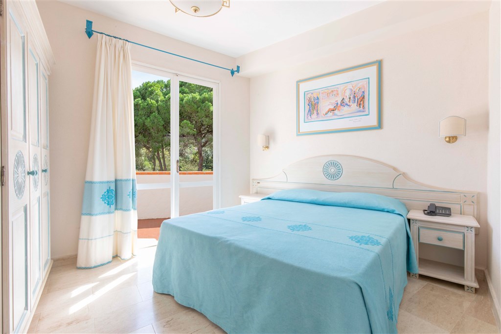 Dvoulůžkový pokoj s výhledem do zahrady, Baja Sardinia, Sardinie