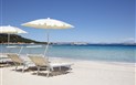 Hotel Cormorano - Pláž Baja Sardinia, Sardinie