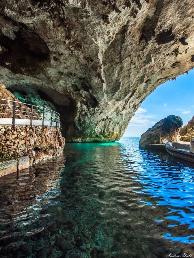 Jeskyně Grotta del Bue Marino, Dorgali, Sardinie