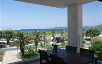 Výhled na moře z terasy apartmánu, Alghero, Sardinie