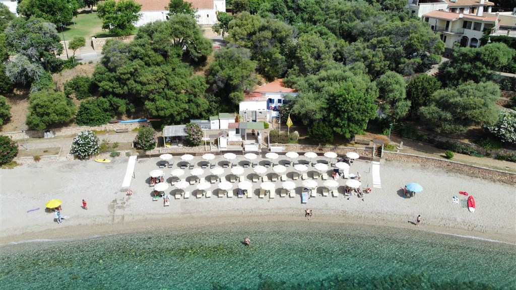Pláž v blízkosti hotelu, Santa Maria Navarrese, Sardinie