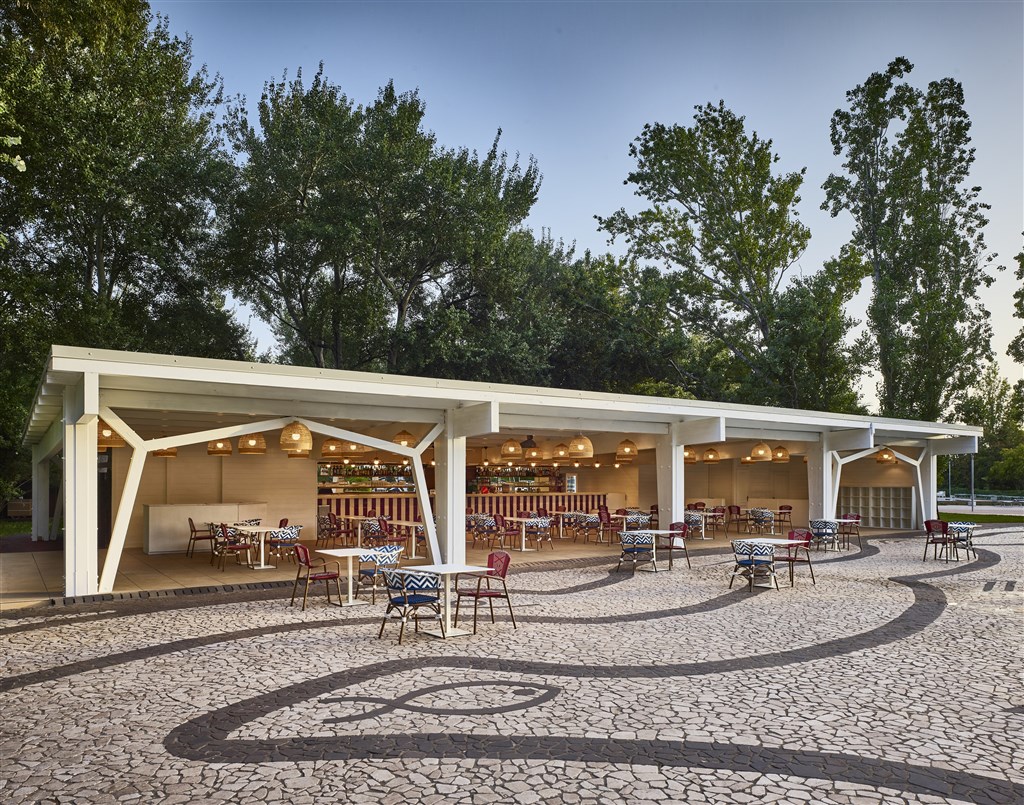 Hlavní bar, Maracalagonis, Sardinie