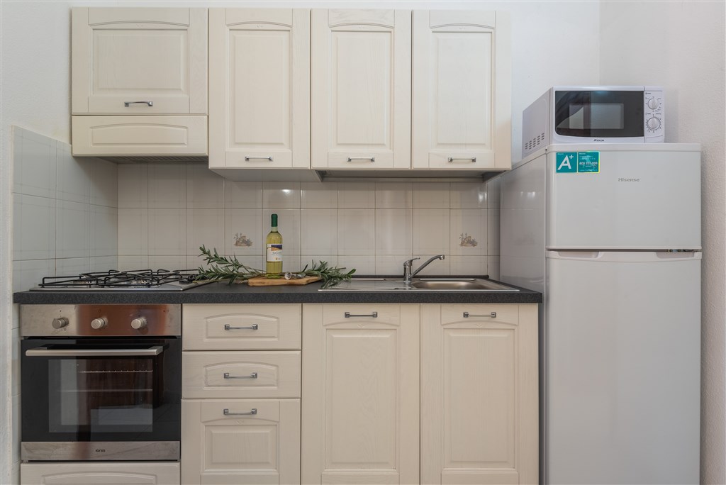 Kuchyně Trilo 6, San Teodoro, Sardinie