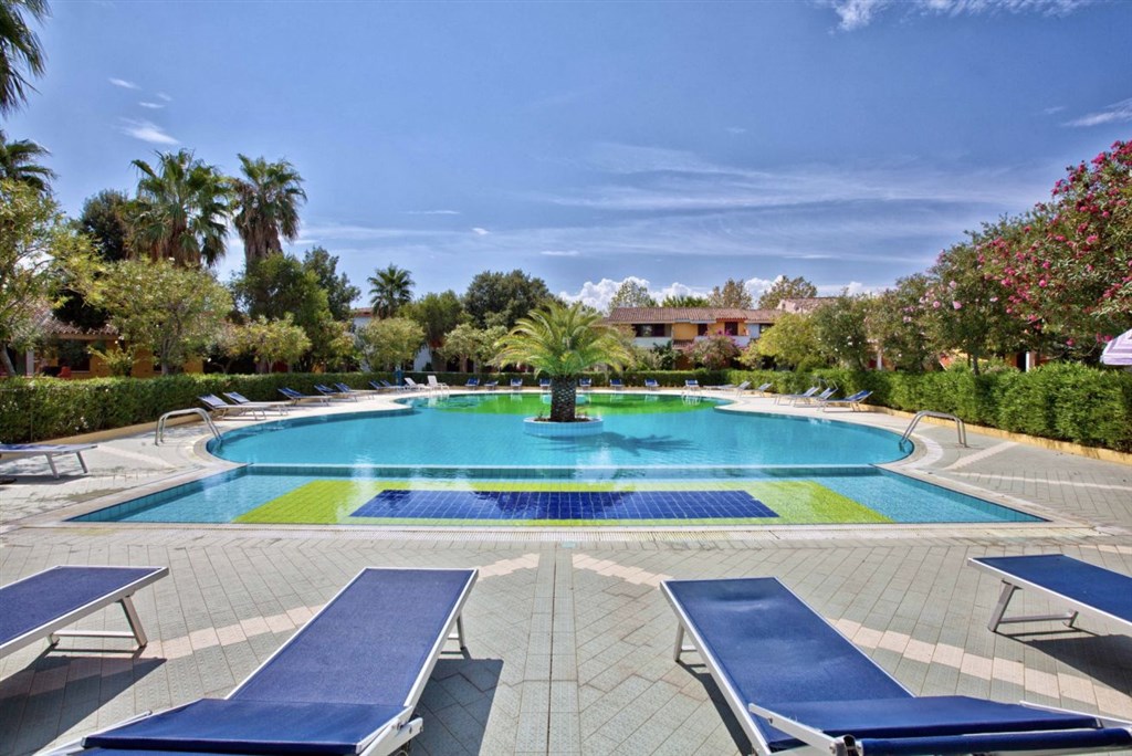Residence Oasi Anfiteatro - Bazén, Porto Ottiolu, Sardinie