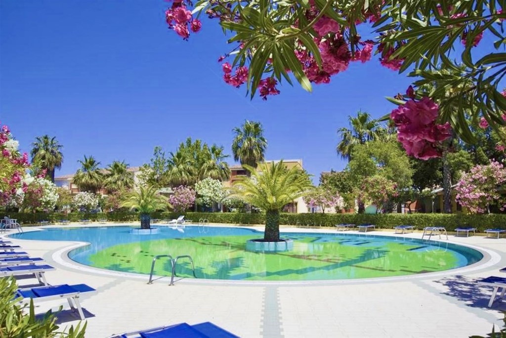 Residence Oasi Anfiteatro - Bazén, Porto Ottiolu, Sardinie