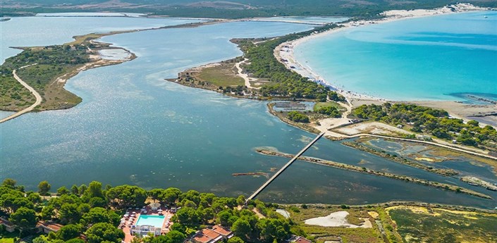 Porto Pino Club - Letecký pohled na hotel, Porto Pino, Sardinie