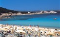 Residence Pineta Uno - Veřejná pláž v Baja Sardinia, Sardinie