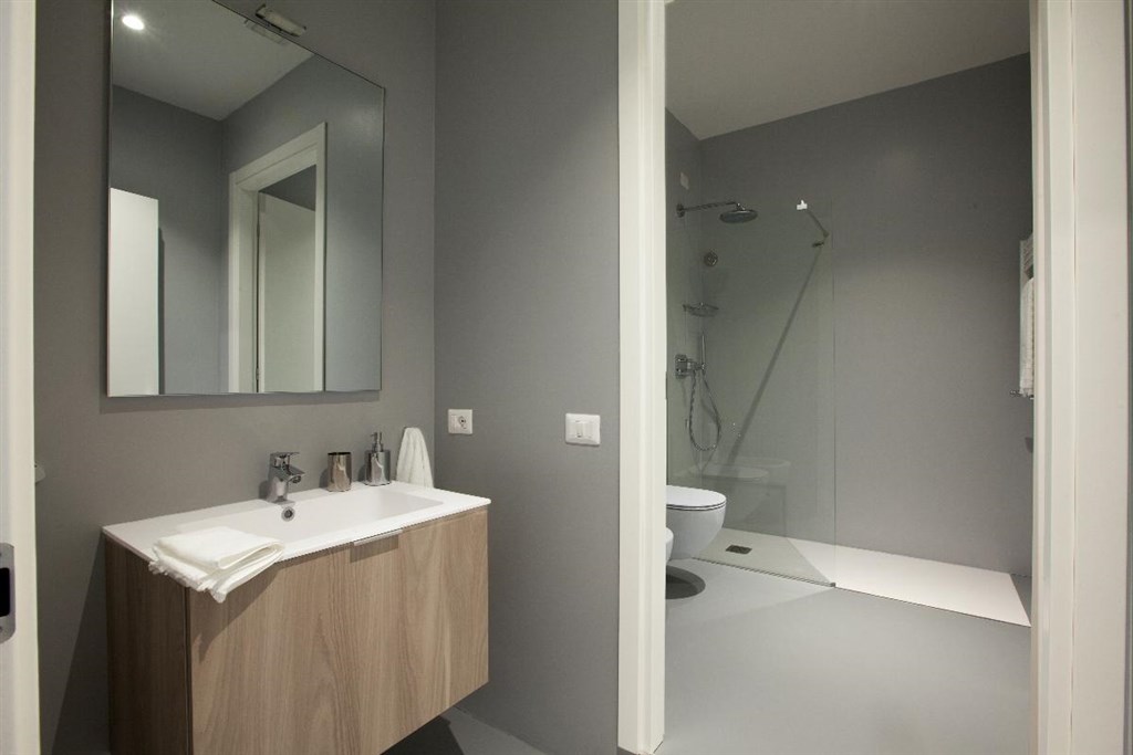 Koupelna apartmánu Bilo Dante, Nuoro, Sardinie