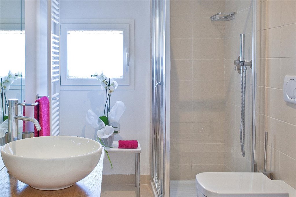 Koupelna apartmánu Mono Family, Nuoro, Sardinie
