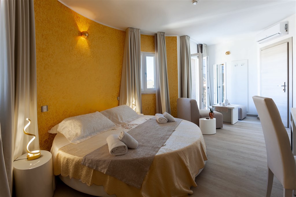 Pokoj Junior Suite, Pula, Sardinie
