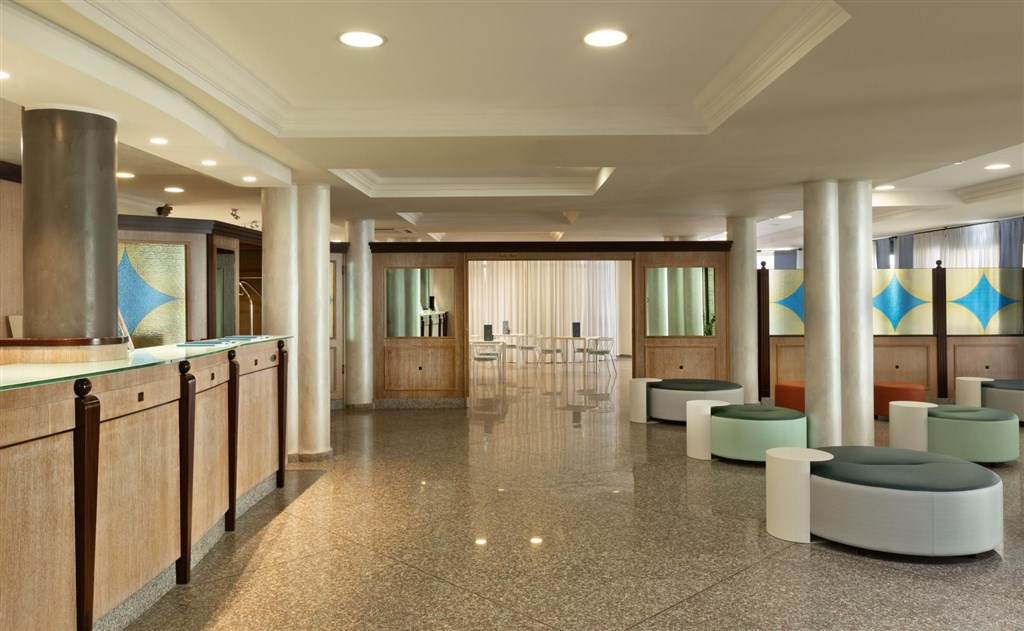 Vnitřní prostory hotelu, Alghero, Sardinie