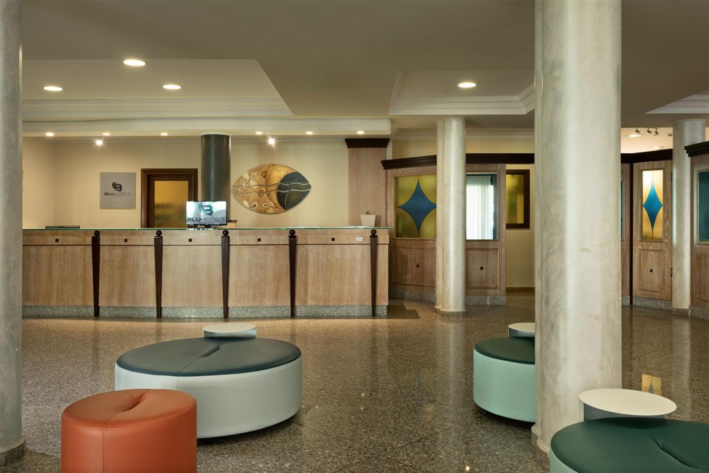 Recepce hotelu, Alghero, Sardinie