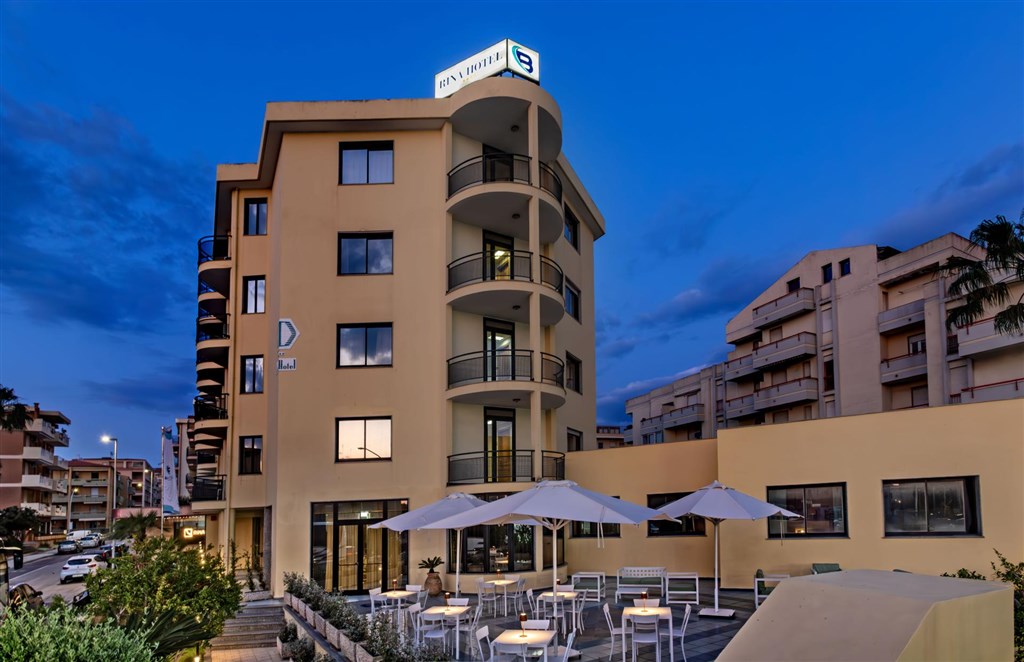 Pohled na hotel, Alghero, Sardinie