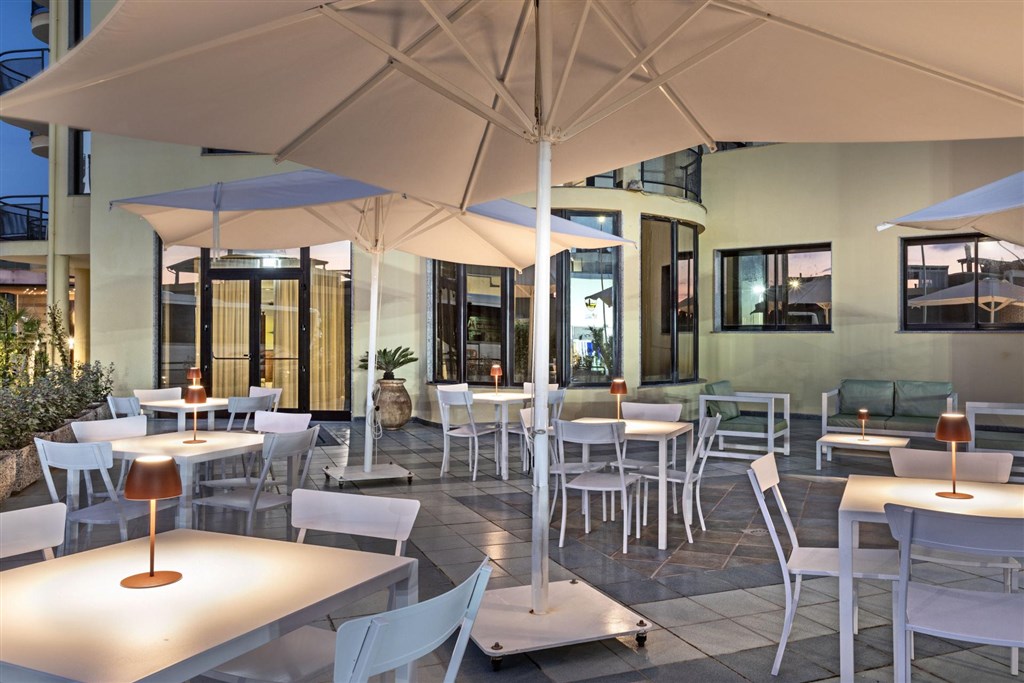 Hotelová restaurace, Alghero, Sardinie