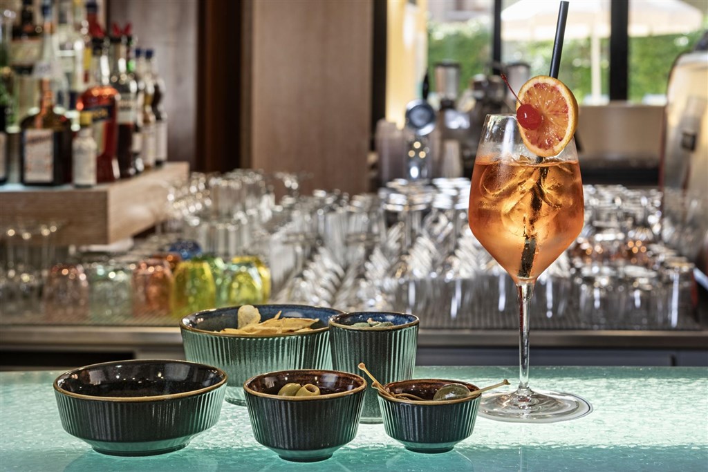 Hotelový bar, Alghero, Sardinie