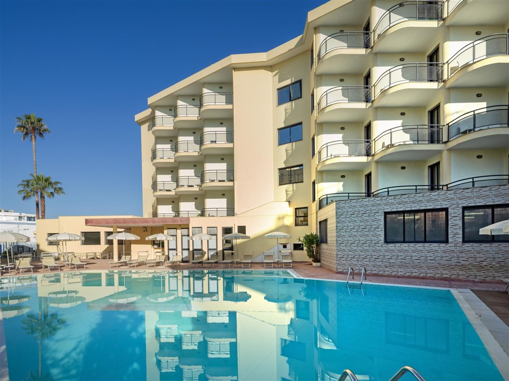 Hotelový bazén, Alghero, Sardinie