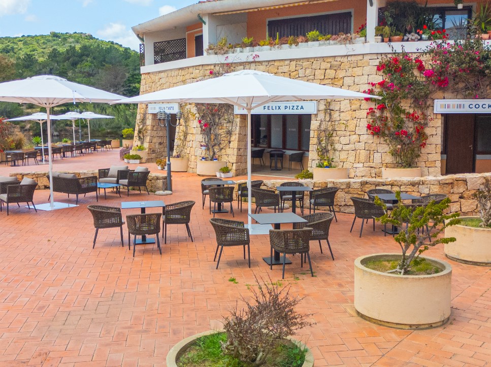 Restaurace v resortu, Palau, Sardinie