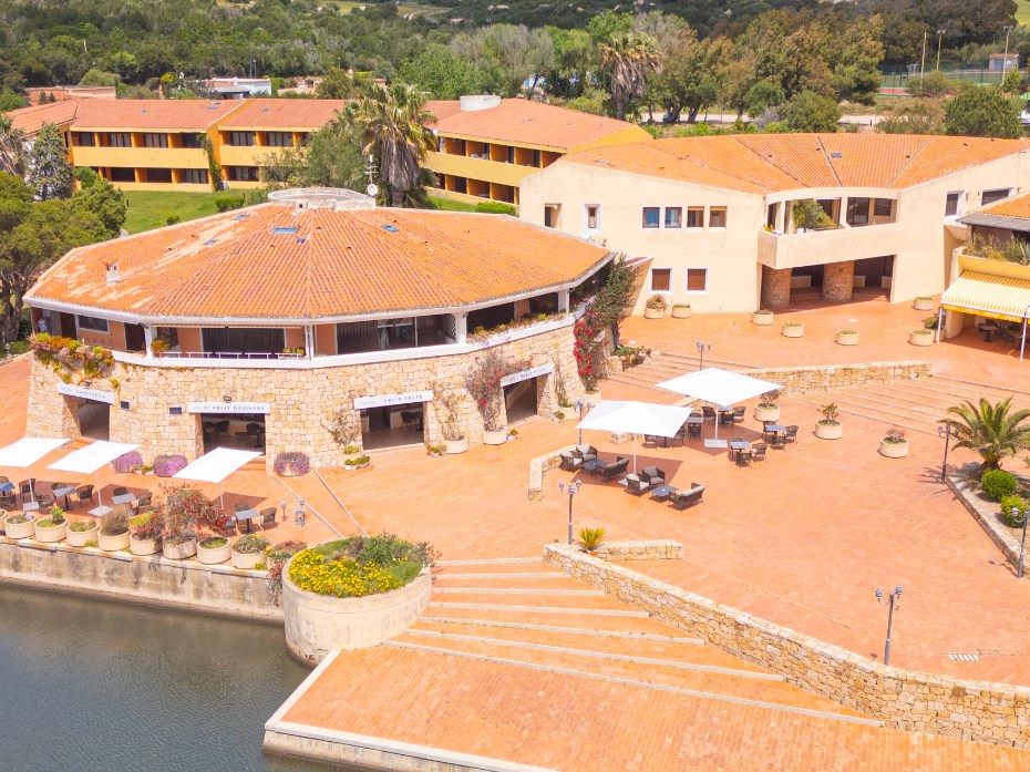 Restaurace v resortu, Palau, Sardinie