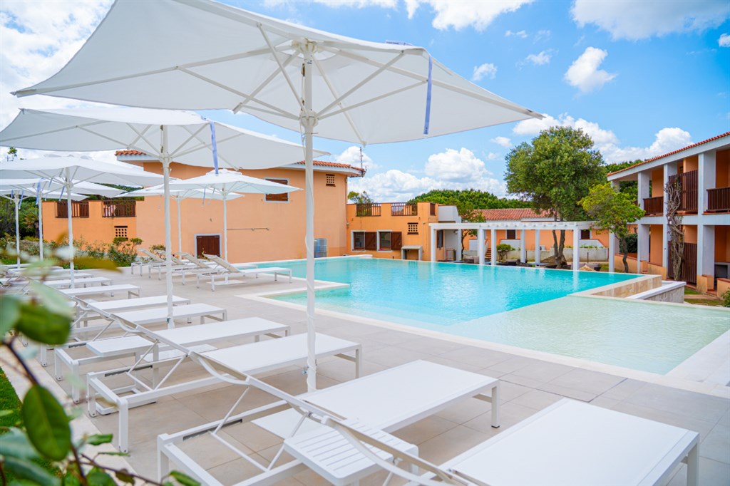 Residence Hotel Costa Serena - Bazén u residence, Palau, Sardinie