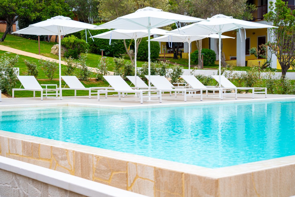 Bazén v resortu, Palau, Sardinie