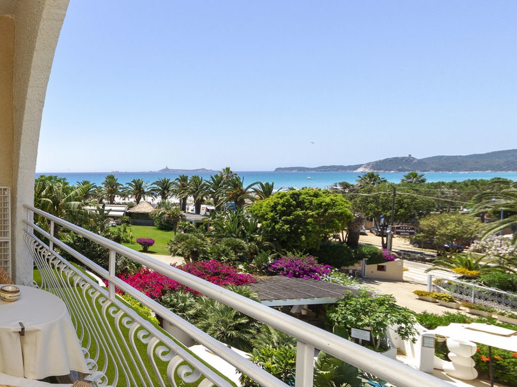 Pokoj Junior Suite s výhledem na moře, Villasimius, Sardinie