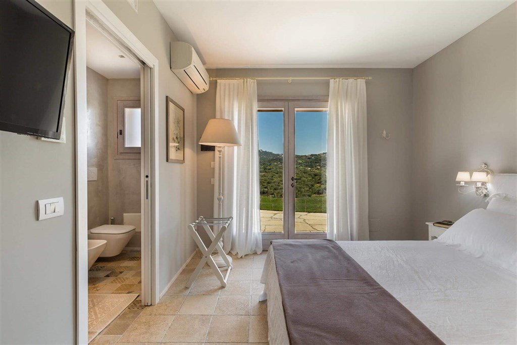 Pokoj Litarru, Palau, Sardinie