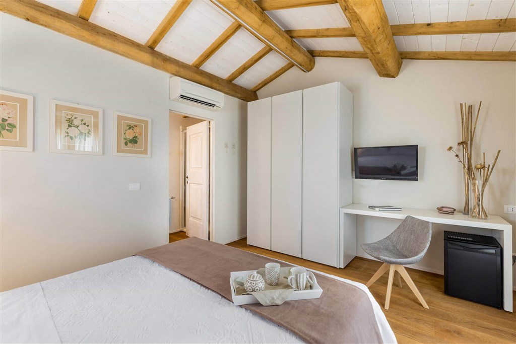 Pokoj Buredda, Palau, Sardinie