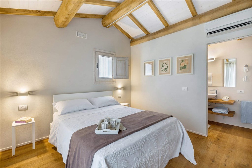 Pokoj Buredda, Palau, Sardinie