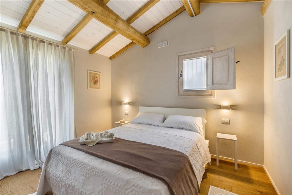 Pokoj Buredda, Palau, Sardinie