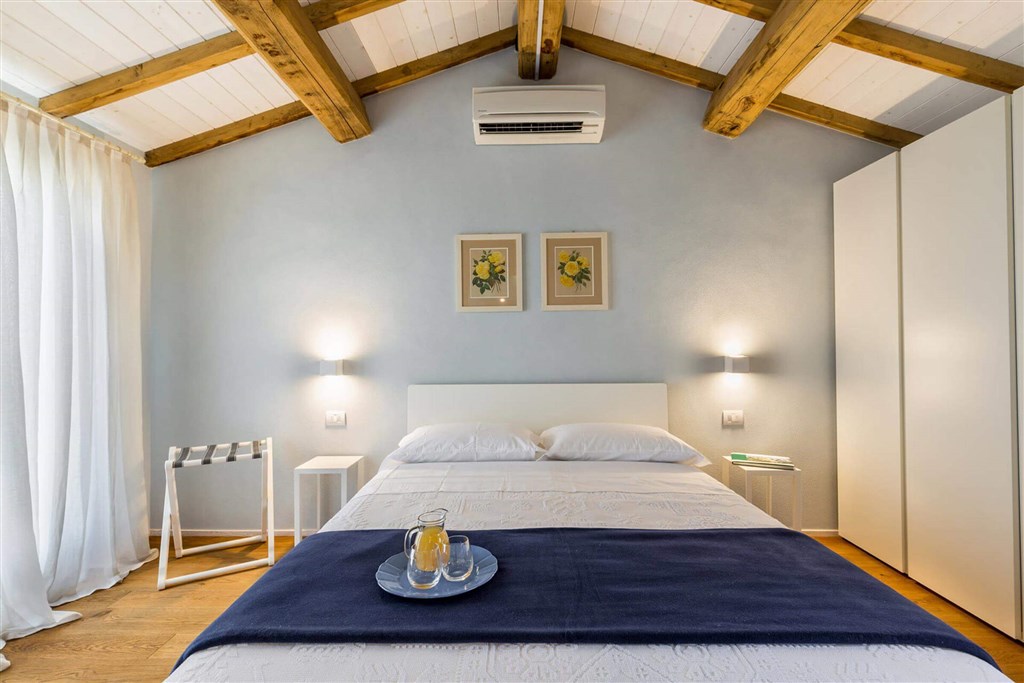 Pokoj Multa, Palau, Sardinie