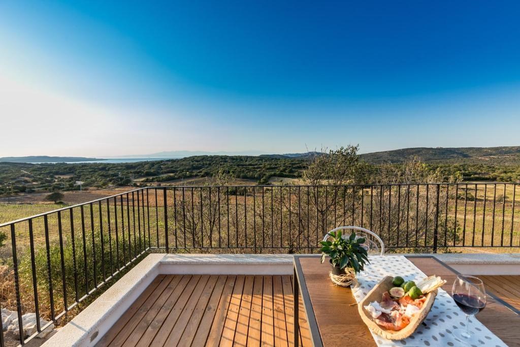 Výhledy z hotelu, Palau, Sardinie