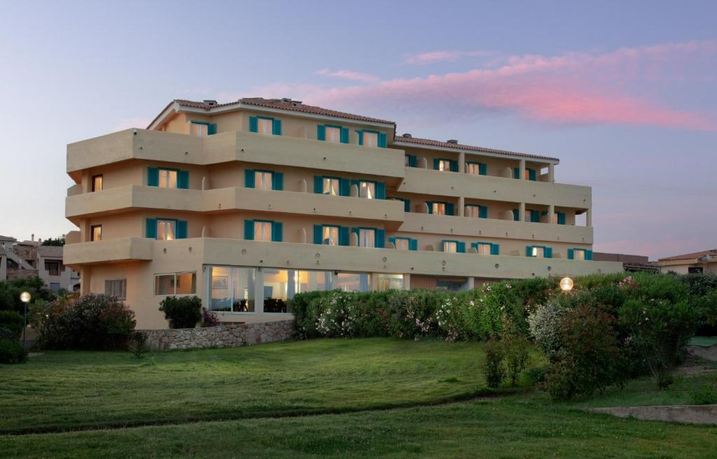 Pohled na hotel, Golfo Aranci, Sardinie