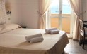 Hotel Castello - Pokoj Family Deluxe s výhledem na moře, Golfo Aranci, Sardinie