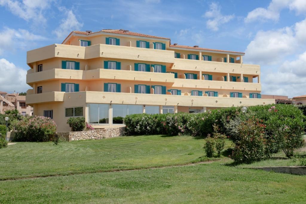 Pohled na hotel, Golfo Aranci, Sardinie