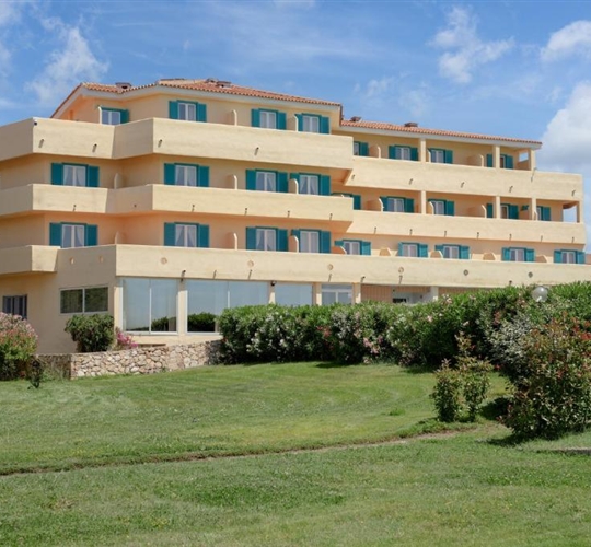 Pohled na hotel, Golfo Aranci, Sardinie