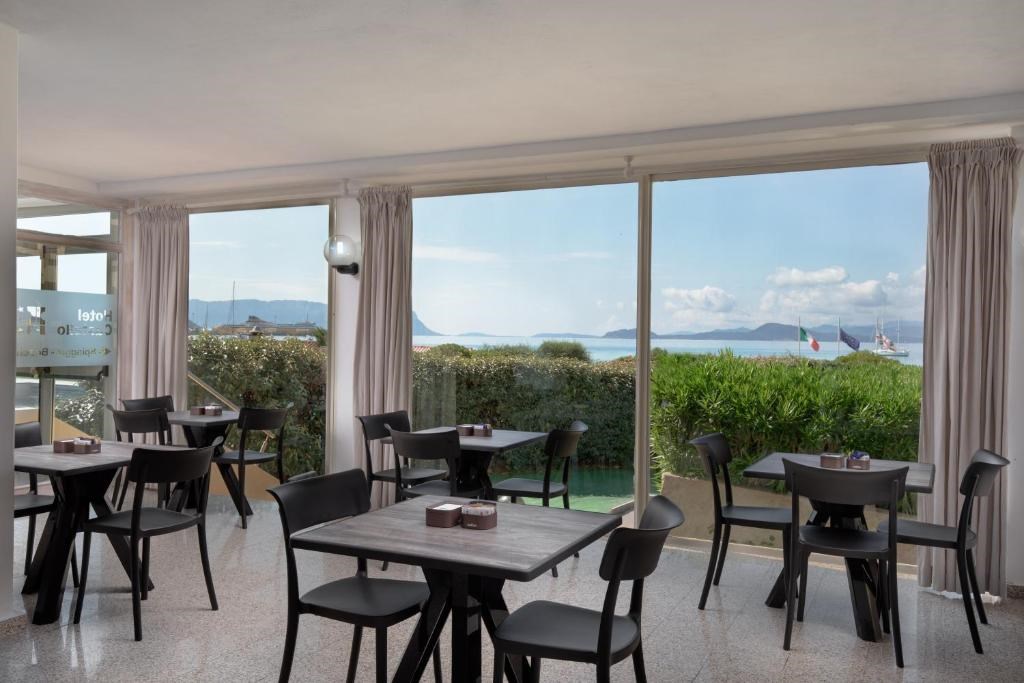 Vnitřní prostory hotelu, Golfo Aranci, Sardinie