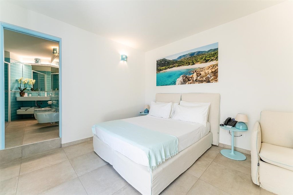 Pokoj Deluxe, Santa Margherita di Pula, Sardinie