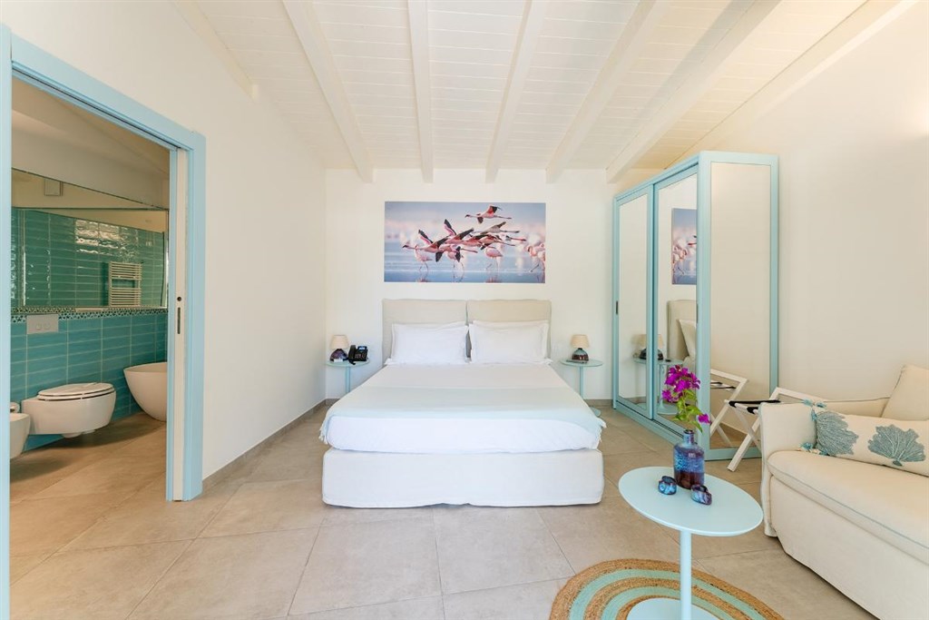 Pokoj Deluxe s výhledem na bazén, Santa Margherita di Pula, Sardinie