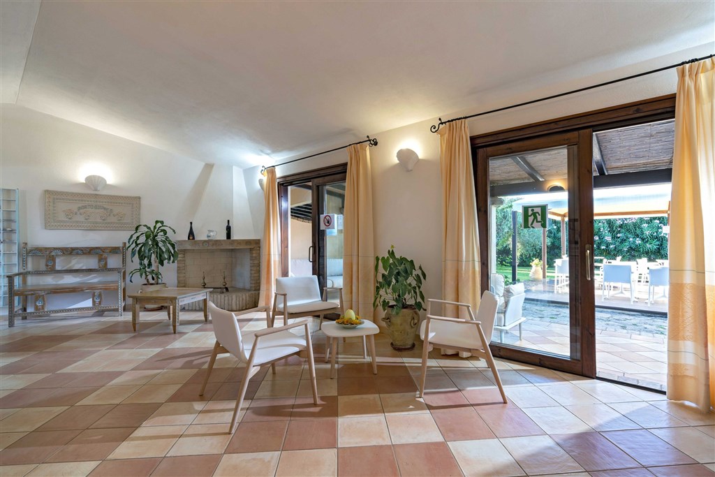 Hala v residenci, Villasimius, Sardinie