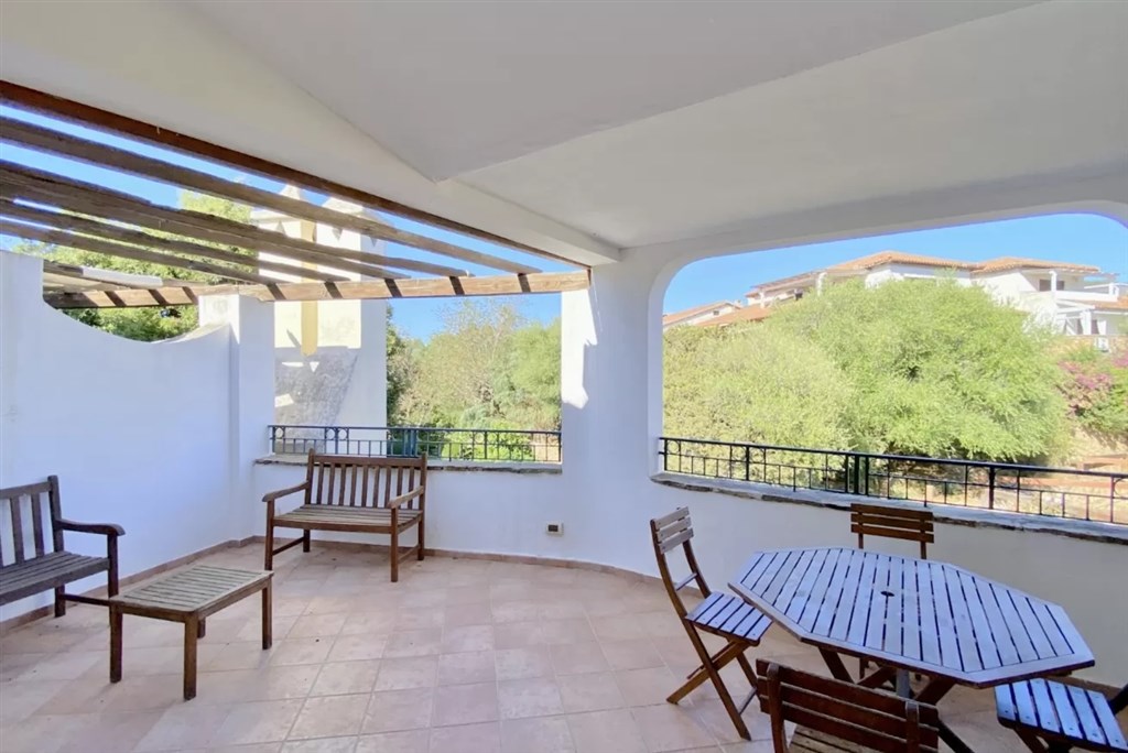 Porto Rotondo Residence Village 2 - Terasa jednoho z apartmánů, Porto Rotondo, Sardinie