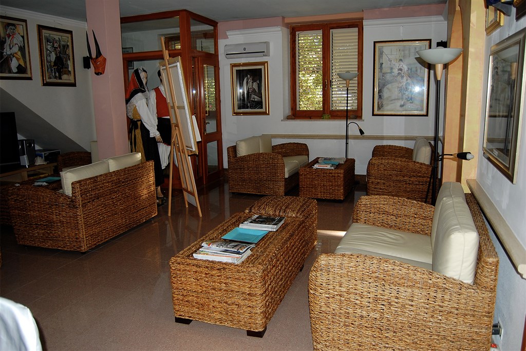 Relaxační sál, Bari Sardo, Sardinie
