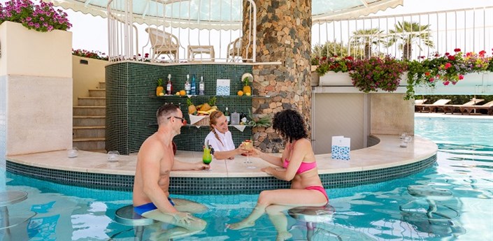 Baia di Nora - Bazénový bar, Pula, Sardinie