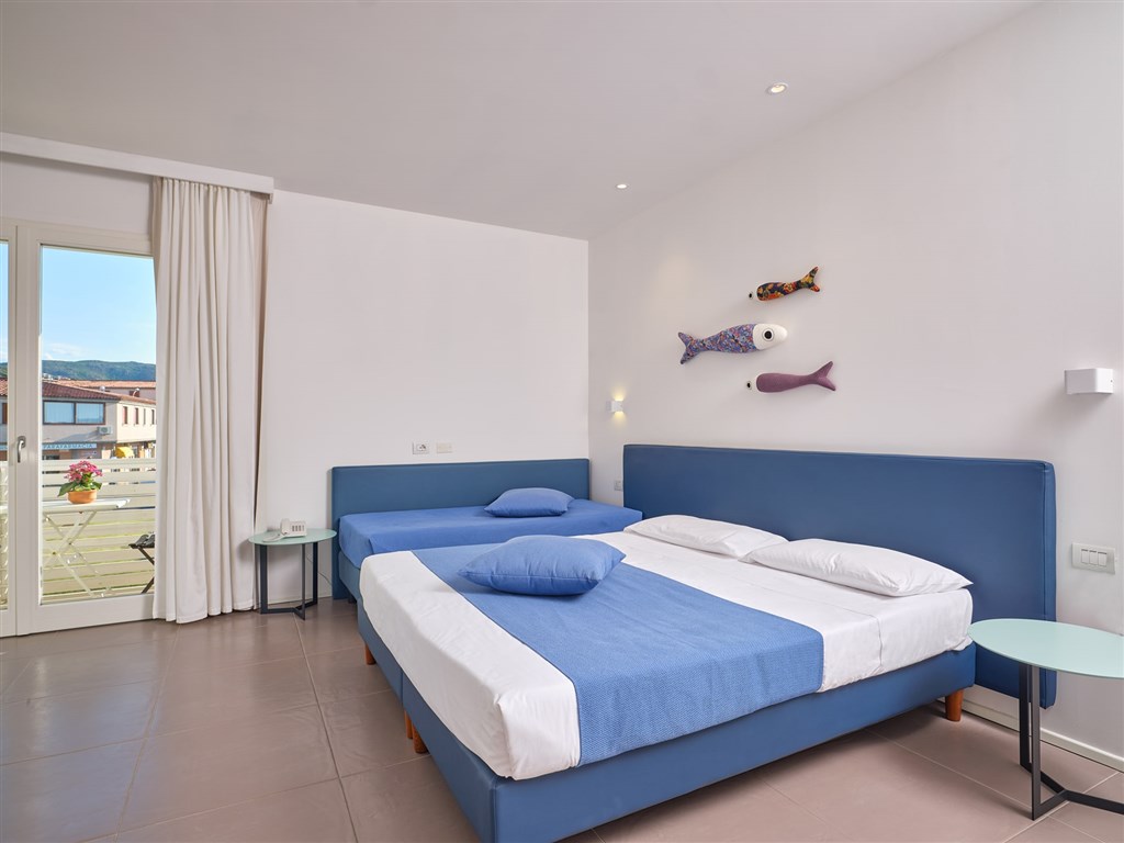 Mono Deluxe s přistýlkou, Porto San Paolo, Sardinie