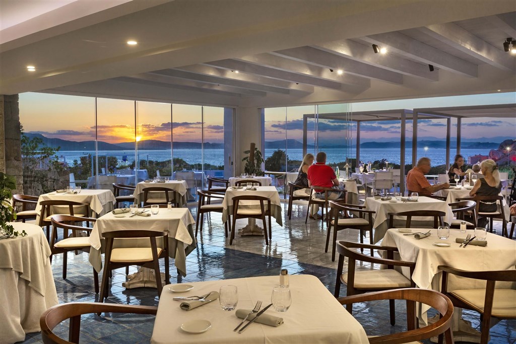 Hotelová restaurace, Baja Sardinia, Sardinie