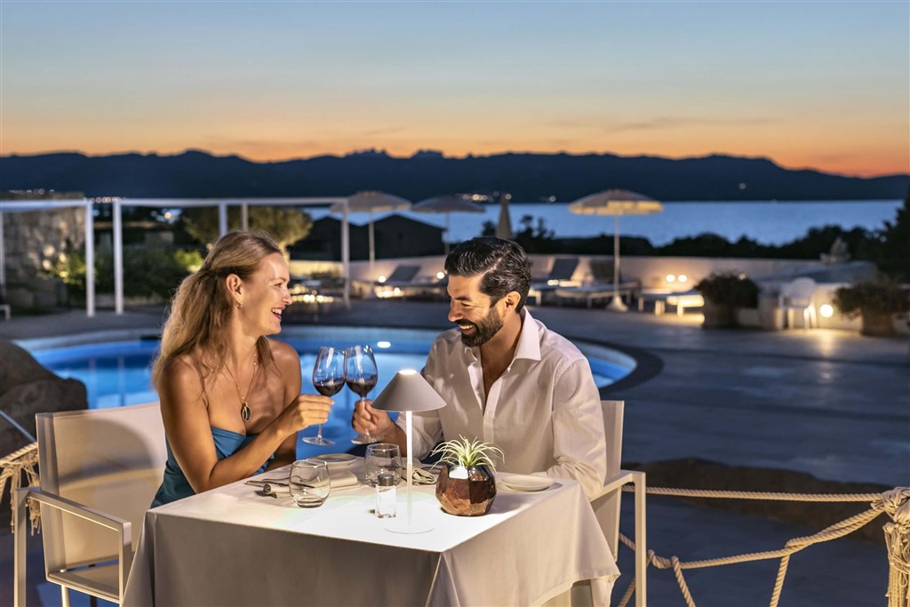 Hotelová restaurace, Baja Sardinia, Sardinie